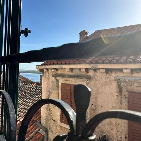 Old Stone House St Lawrence In The Heart Of Sibenik'S Old Townアパートメント エクステリア 写真