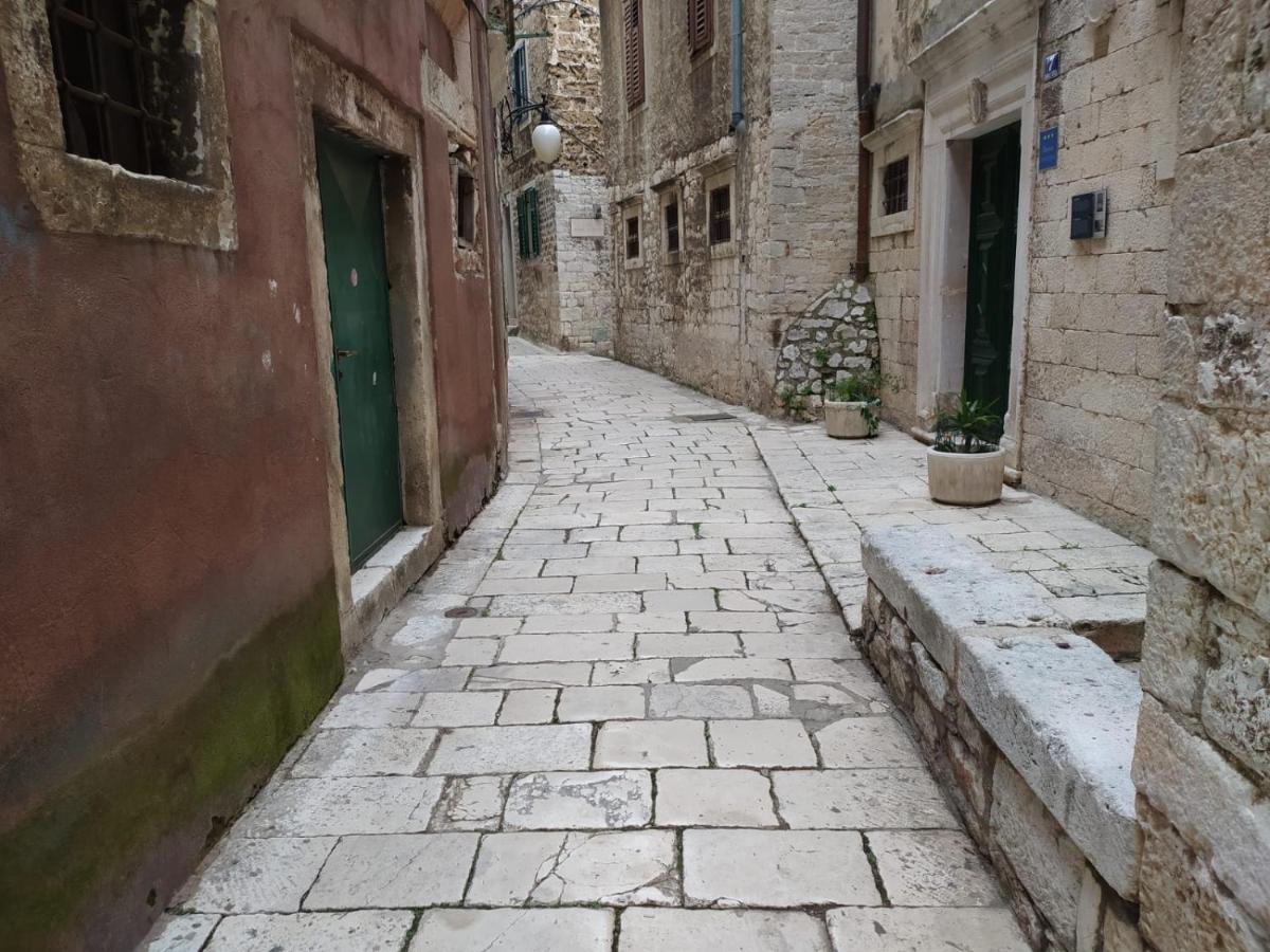 Old Stone House St Lawrence In The Heart Of Sibenik'S Old Townアパートメント エクステリア 写真