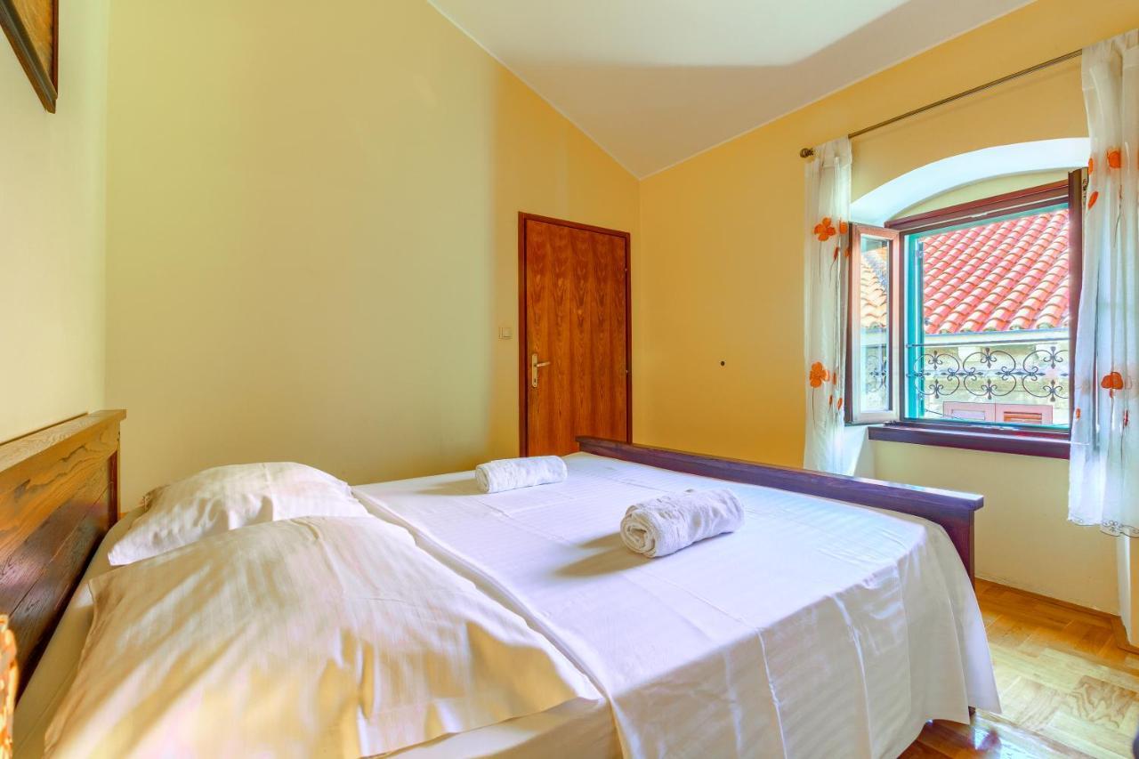 Old Stone House St Lawrence In The Heart Of Sibenik'S Old Townアパートメント エクステリア 写真