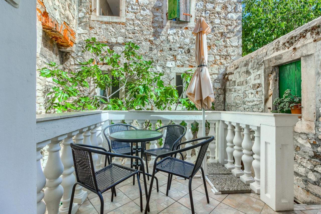 Old Stone House St Lawrence In The Heart Of Sibenik'S Old Townアパートメント エクステリア 写真